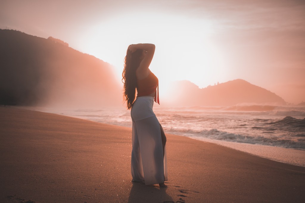 Brunna Aarão de Melo, Brunna Melo, SEO, AEO, Marketing Digital, Espiritualidade, Propósito, Amor Próprio, Narcisismo, Palavra Cantada.